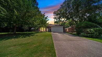 Building Photo - 213 Mesa View