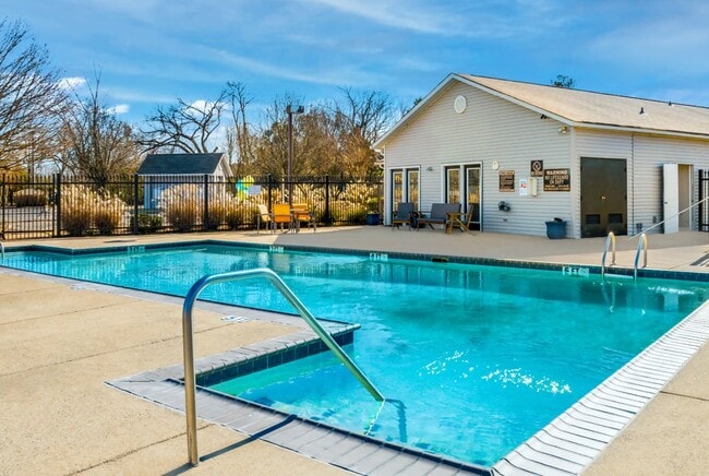 Building Photo - Pointe at Ridge Cove Apartments