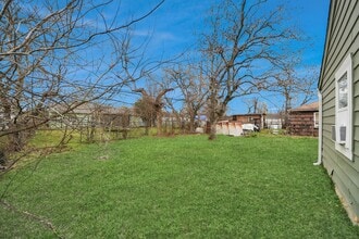 Building Photo - 10506 Sierra Dr