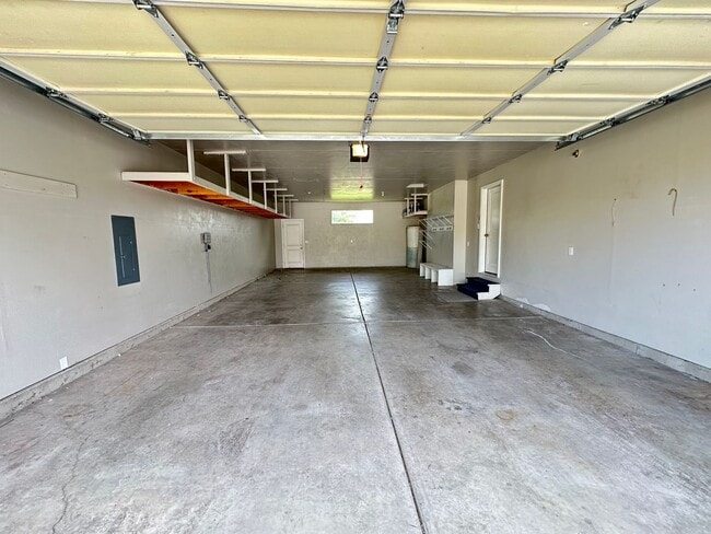 Building Photo - Cda Place Home