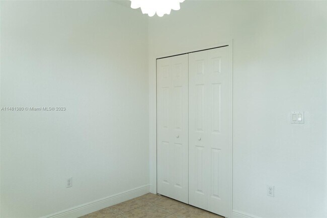 Foto del edificio - 9972 NW 10th St