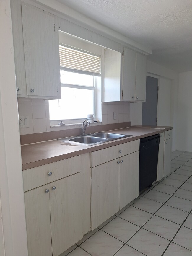 Foto del edificio - 5117 Beacon Hill Dr