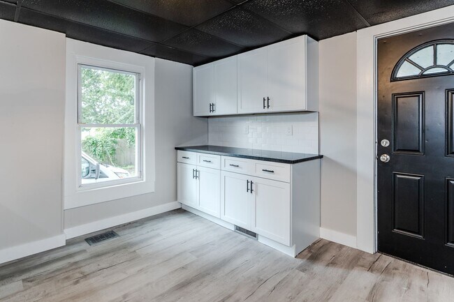 Building Photo - 108-110-110 Northampton Ave