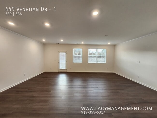 Foto del edificio - 449 Venetian Dr