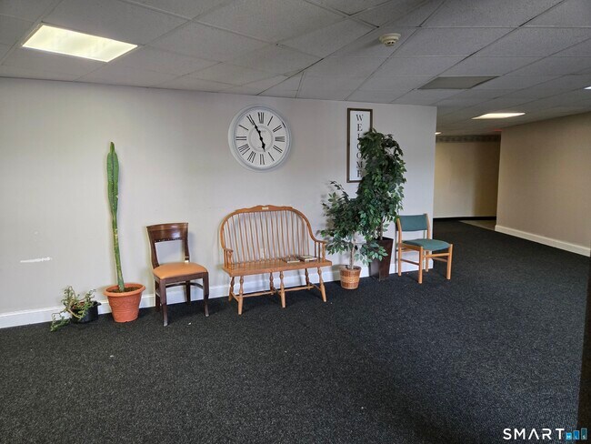 Foto del edificio - 2211 Cromwell Hills Dr