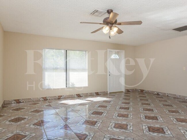 Foto del edificio - 5990 Ithaca Cir W
