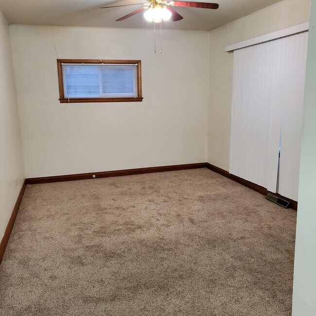 209 8th St, Alton, IA 51003 House Rental in Alton, IA