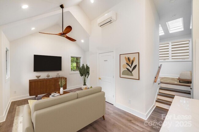 Foto del edificio - 465 W Worthington Ave