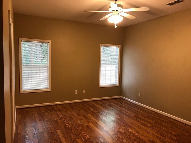 Building Photo - 252 Milford Dr