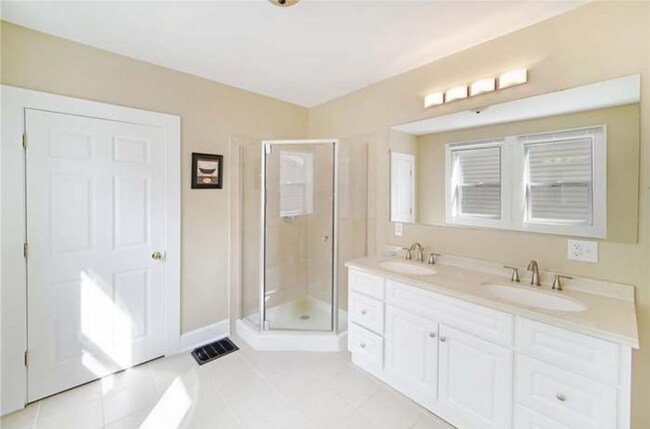 Foto del edificio - 522 W 40th St