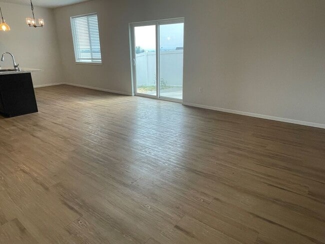 Building Photo - 5430 Remington Dr