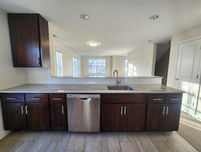 Foto del edificio - 60 Merrell Ave