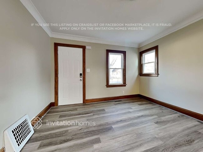 Building Photo - 3840 44th Ave S