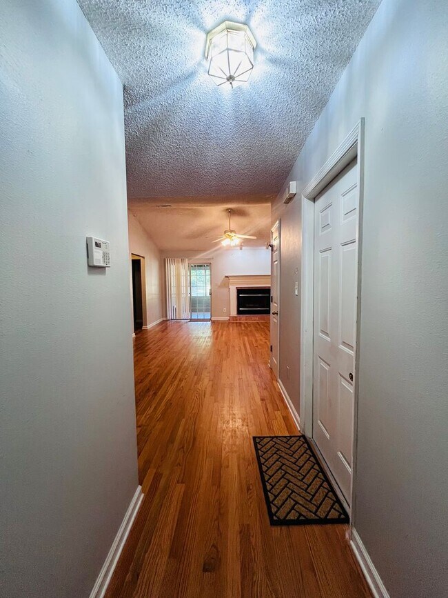 Foto del edificio - 3 BR/ 2 BA home located in Killearn Acres!