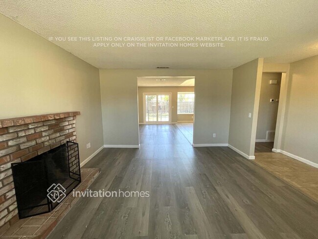 Building Photo - 518 Trumpeter Dr