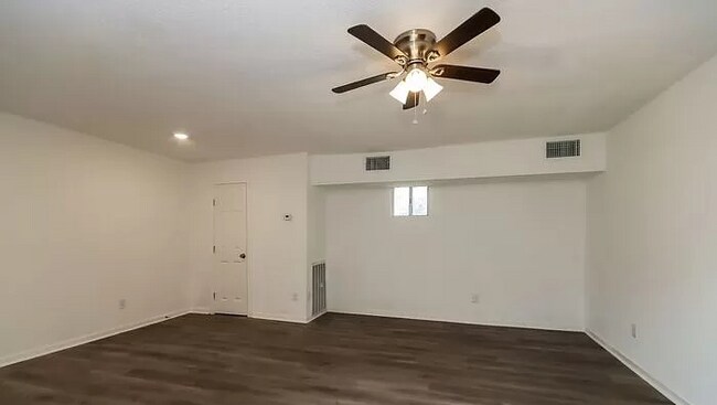 Foto del edificio - 8747 Cowart St