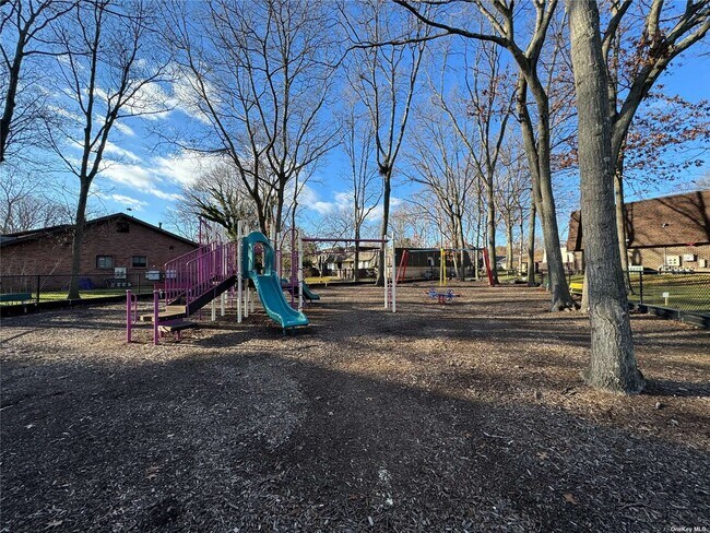 Foto del edificio - 91 Glen Hollow Dr