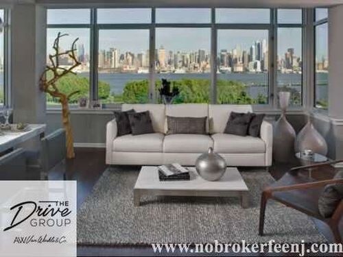 Building Photo - 5 carlyle Ct