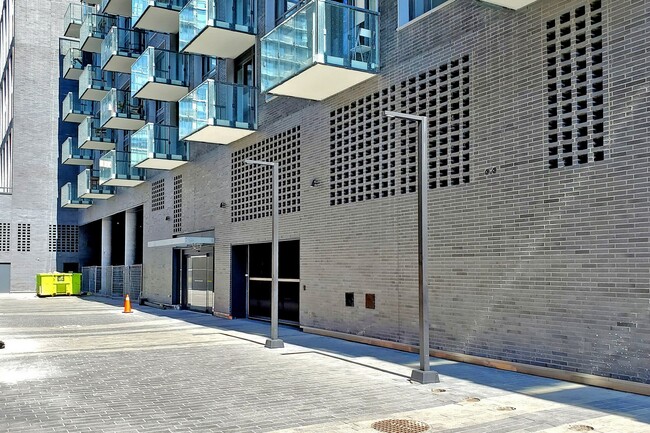 Photo du bâtiment - 158 Front St E