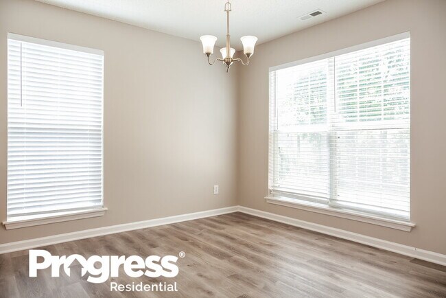 Foto del edificio - 8302 Bristol Ford Pl