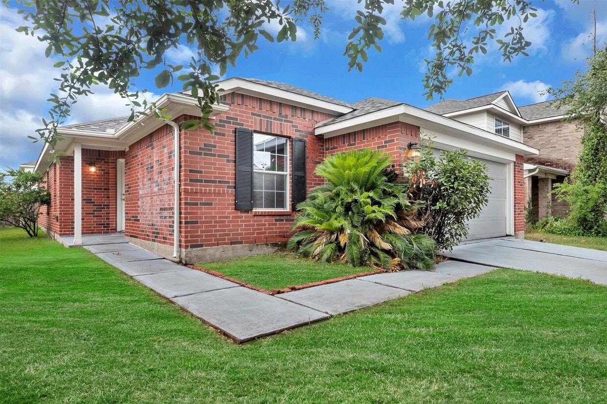 Primary Photo - 20806 Dewberry Creek Ln