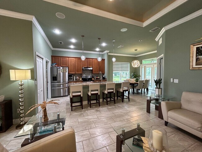 Building Photo - Elegant 3/2 in Oakmont