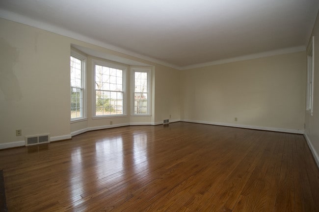 Building Photo - 3139 Cheltenham Rd