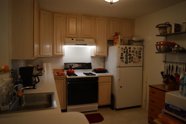 Building Photo - Spacious 2 Bedroom Condo - Mt. Washington