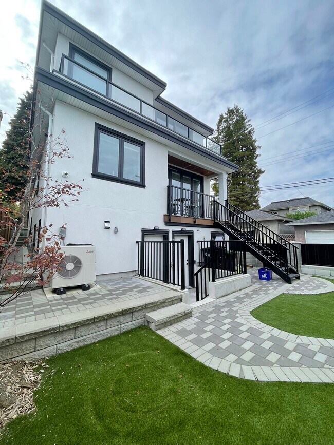 Building Photo - 2811 23rd Av E