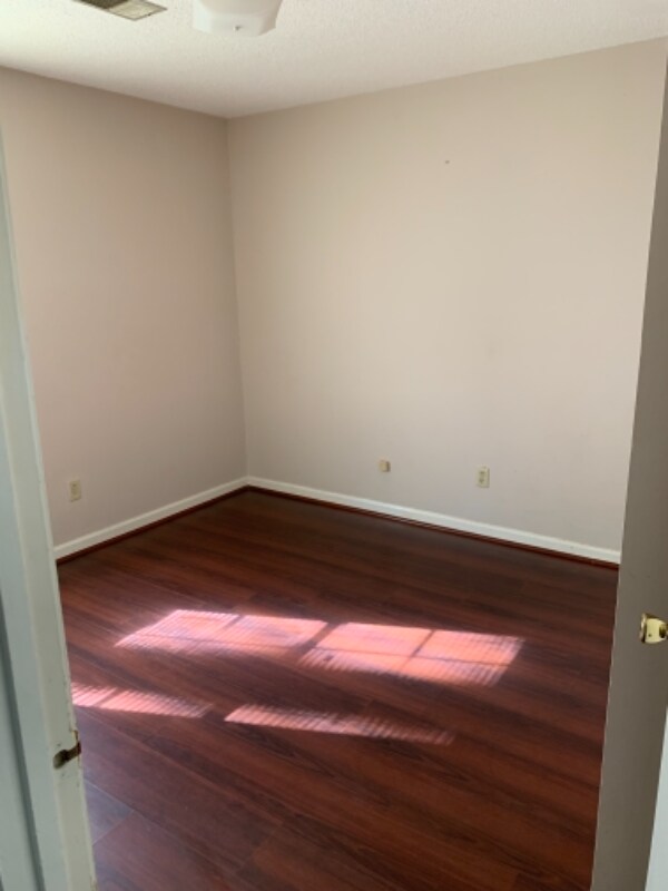 Building Photo - 45 Battery Walk Ct