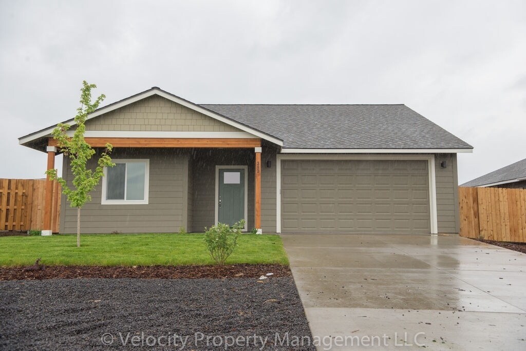 Primary Photo - Gorgeous Single Level Home in Culver! $500...