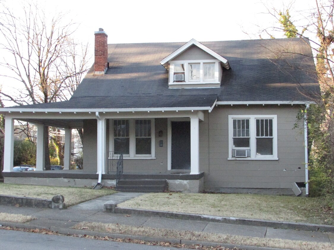 Primary Photo - 3106 Vanderbilt Pl