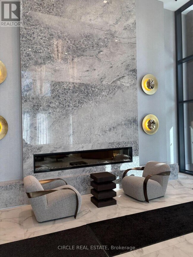 Photo du bâtiment - 75 James St S