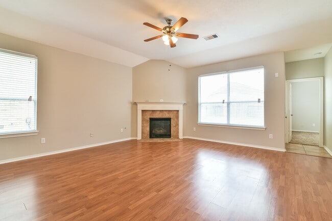 Building Photo - 8715 Elm Drake Ln
