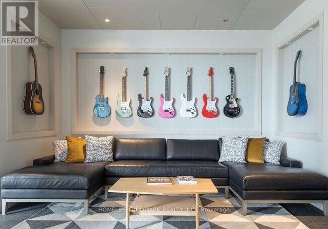 Building Photo - 138 Downes St