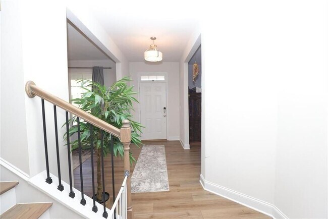 Foto del edificio - 451 Carmichael Cir