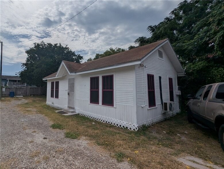 Primary Photo - 613 6th St