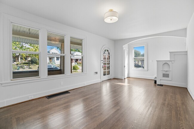 Foto del edificio - 5331 Moeller Ave