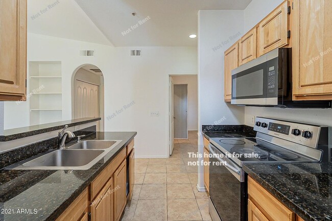 Building Photo - 2929 W Yorkshire Dr