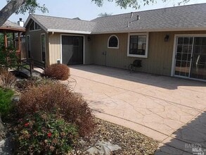 Building Photo - 312 Larkspur Dr