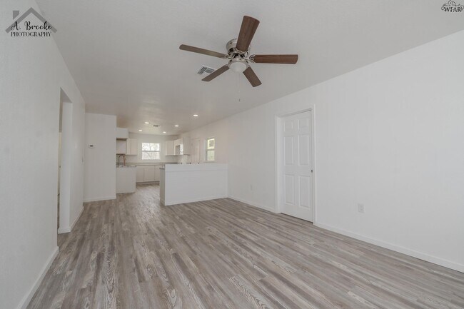 Building Photo - 1512 Grayfox Pl