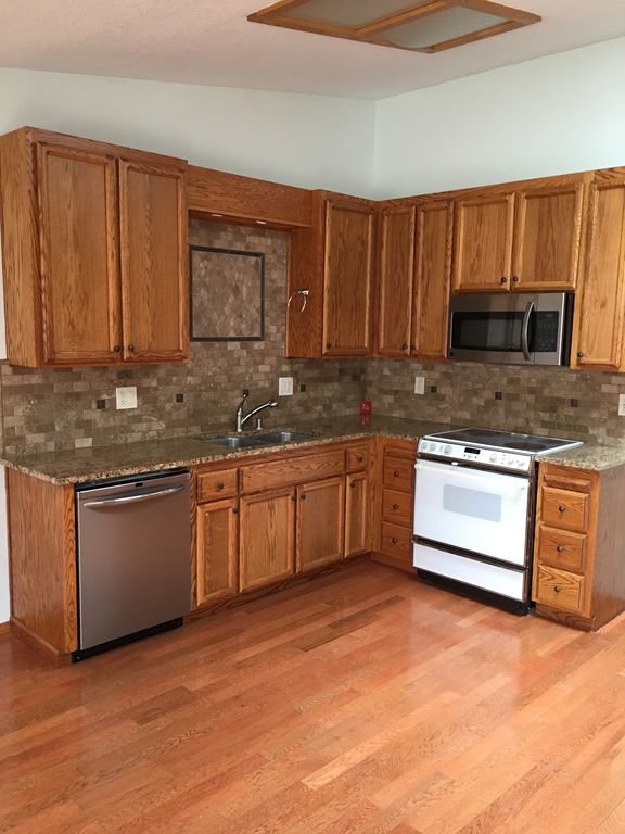 Building Photo - 9828 Falcon Meadow Dr
