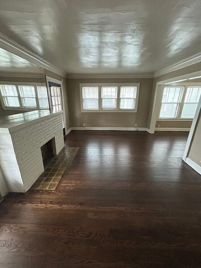 Foto del edificio - 5303 Charlotte St