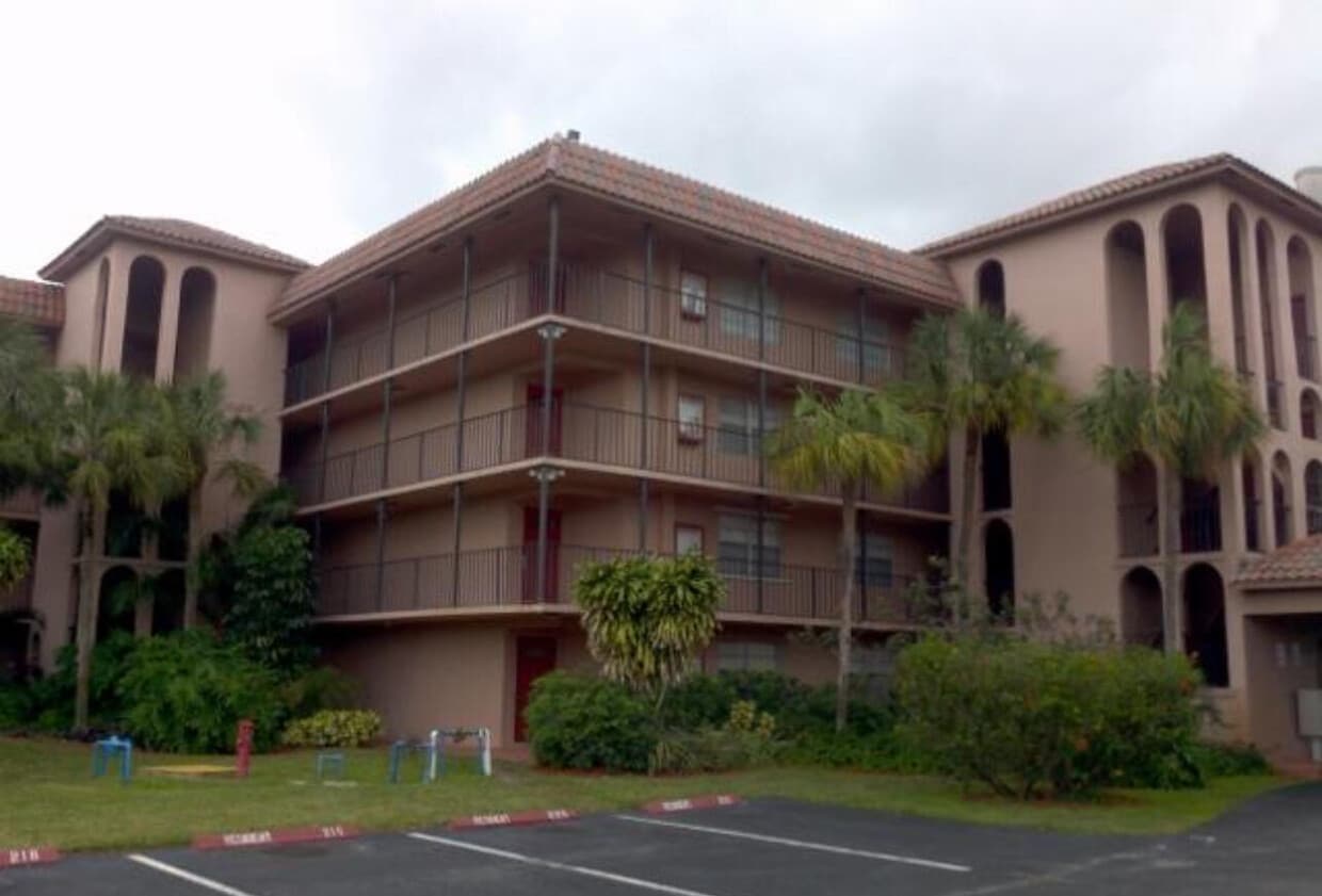 Primary Photo - 10120 Boca Entrada Blvd