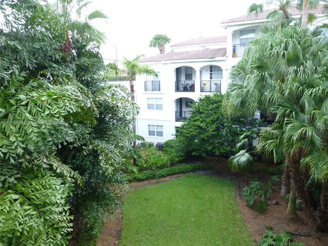 Foto del edificio - 3245 NE 184th St