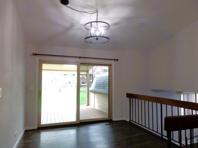 Foto del edificio - 5910 Bradley Ct N