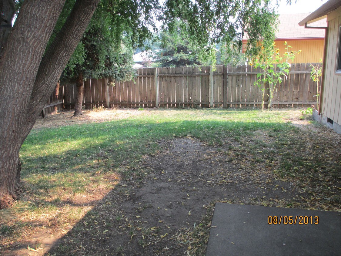 529 James St, Talent, OR 97540 House Rental in Talent, OR