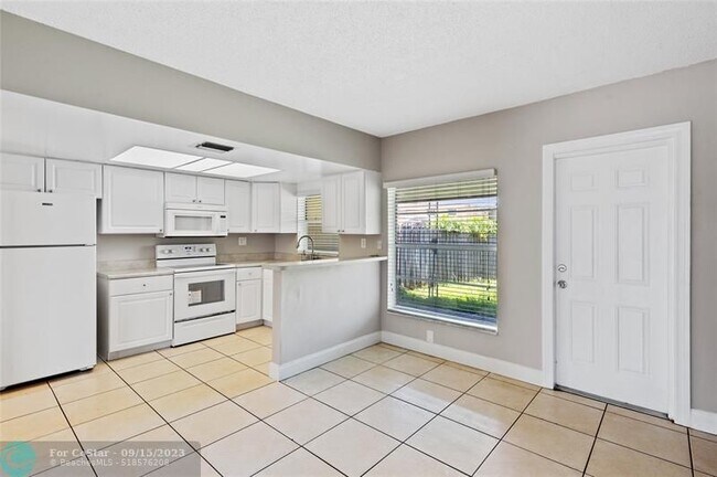 Building Photo - 1377 Seaview