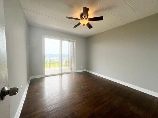 Foto del edificio - 2701 Lehman Rd