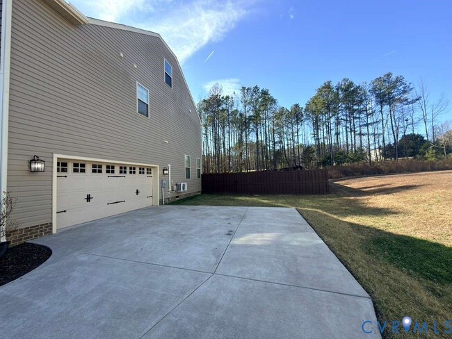 Foto del edificio - 16037 Cambria Cove Blvd